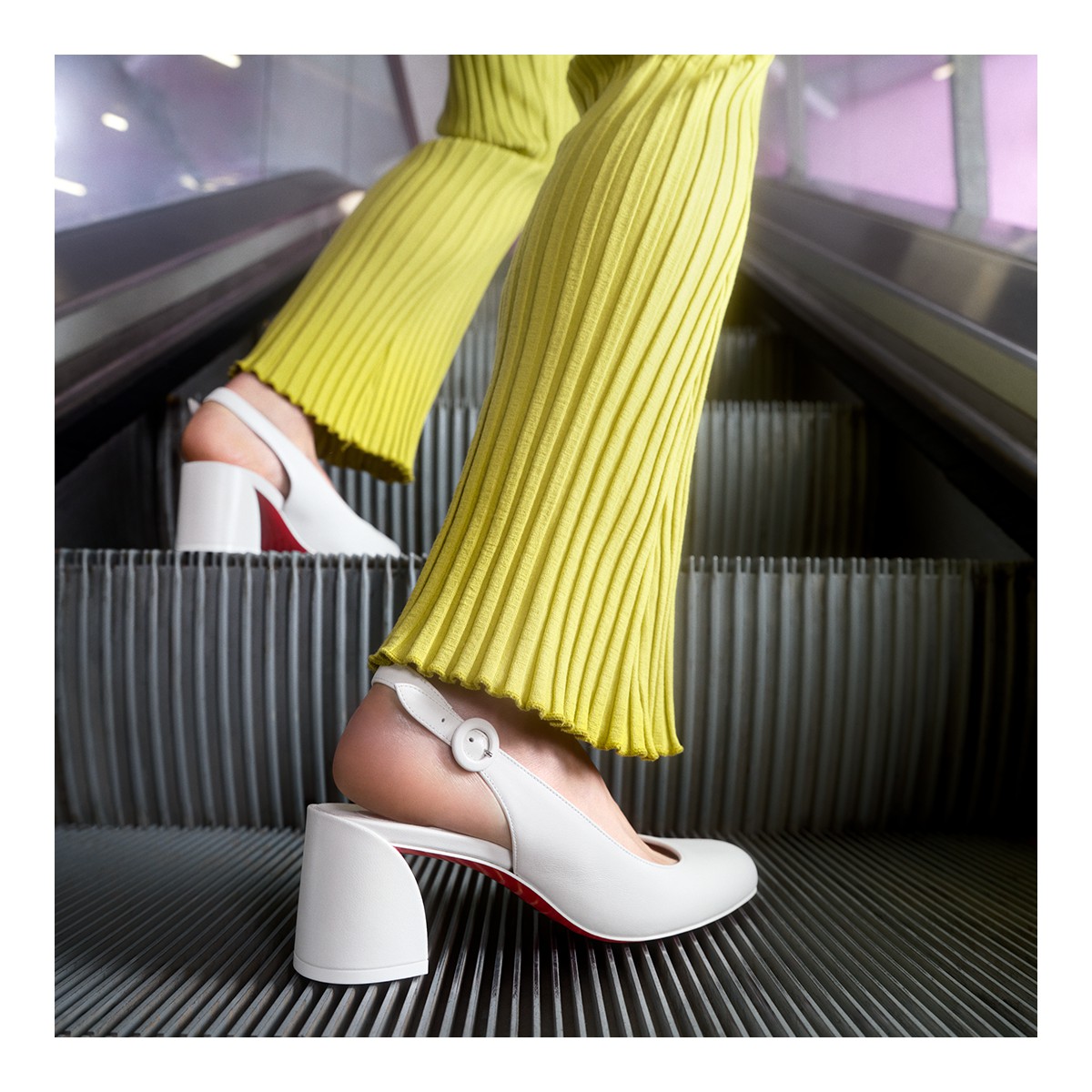 christianlouboutin-sojanesling-1240029_W302_6_1200x1200_1706620029